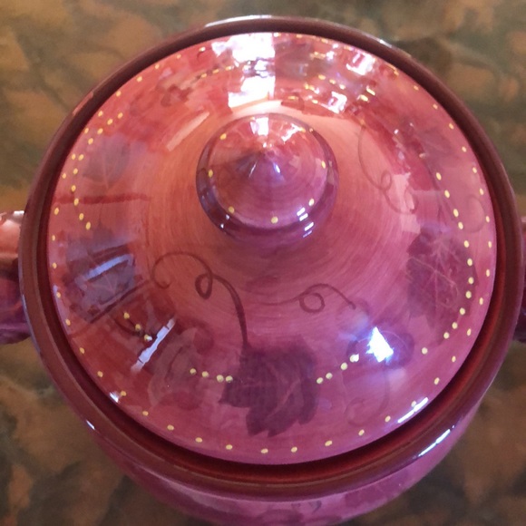 DONATED Pier 1 One Hand Painted Large Burgundy Grapes Cookie Jar/Canister w/Lid - Picture 8 of 9